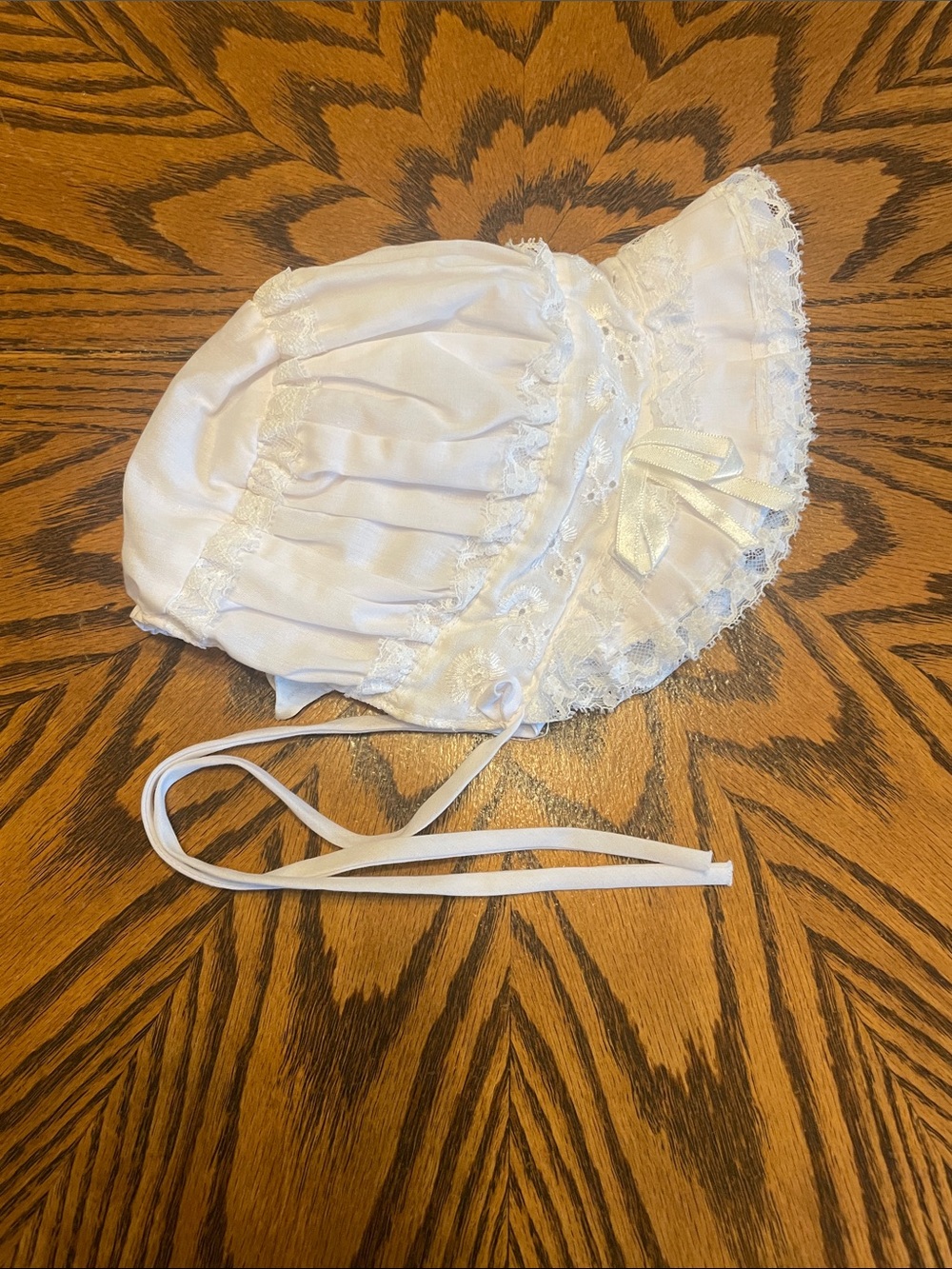 Vintage Infants White Lace Bonnet With Tie Size 3-6 Months